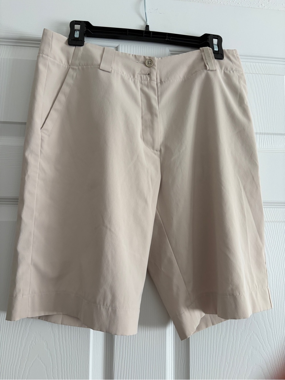 Nike Women's golf Light Beige Bermuda Shorts